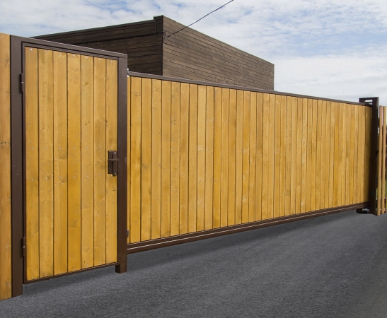 Деревянные ворота в Моздоке